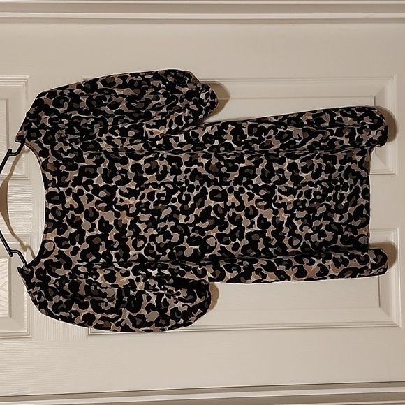 LOFT Cheetah Print Short Puff Sleeve Blouse, Black, Gray, Tan, Brown, size small - Picture 5 of 6